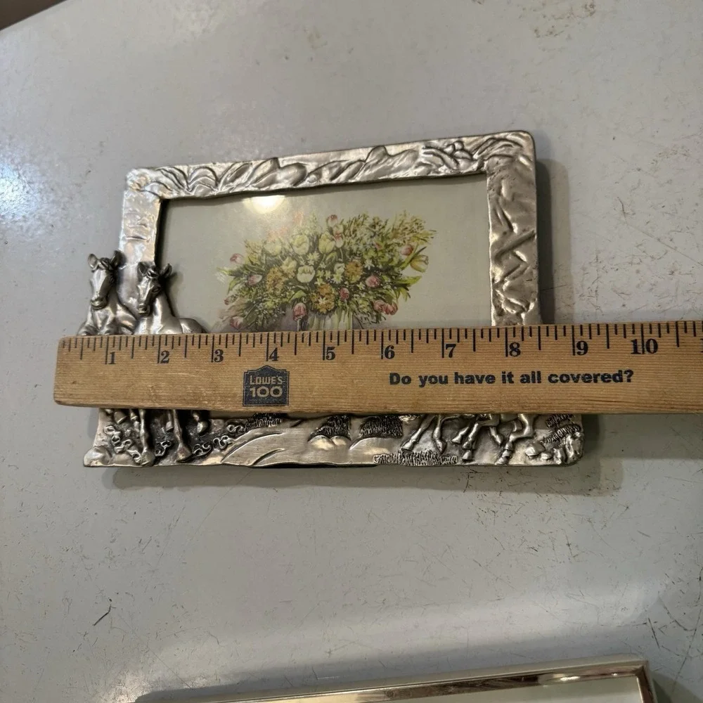 2 Picture Frames a 3D Horse and Rectangle - Holds 5x7‎ Photo Free Standing